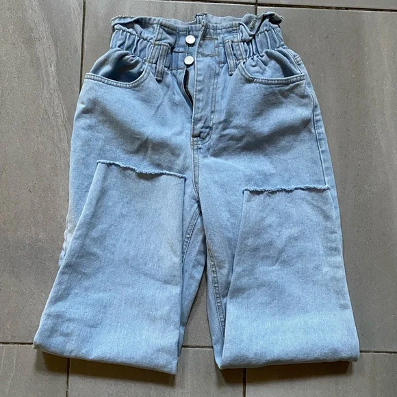 OAK + FORT Women's High Rise Jeans in Light Blue - Picture 4 of 5